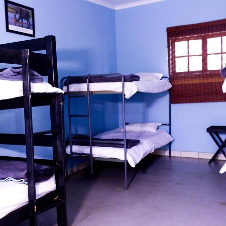 Backpackers Connection @ Jnb Airport Hostel Benoni Ngoại thất bức ảnh