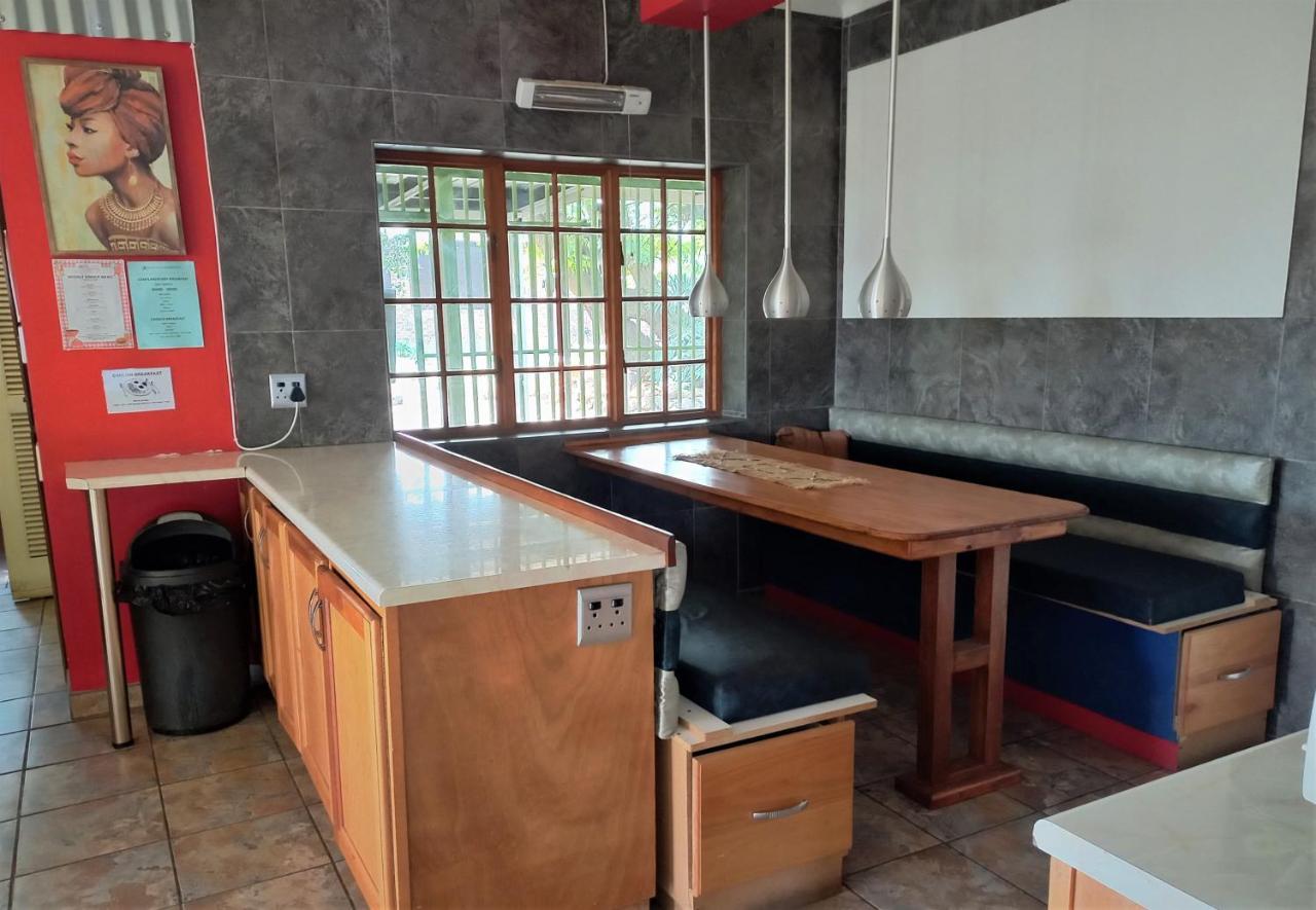 Backpackers Connection @ Jnb Airport Hostel Benoni Ngoại thất bức ảnh