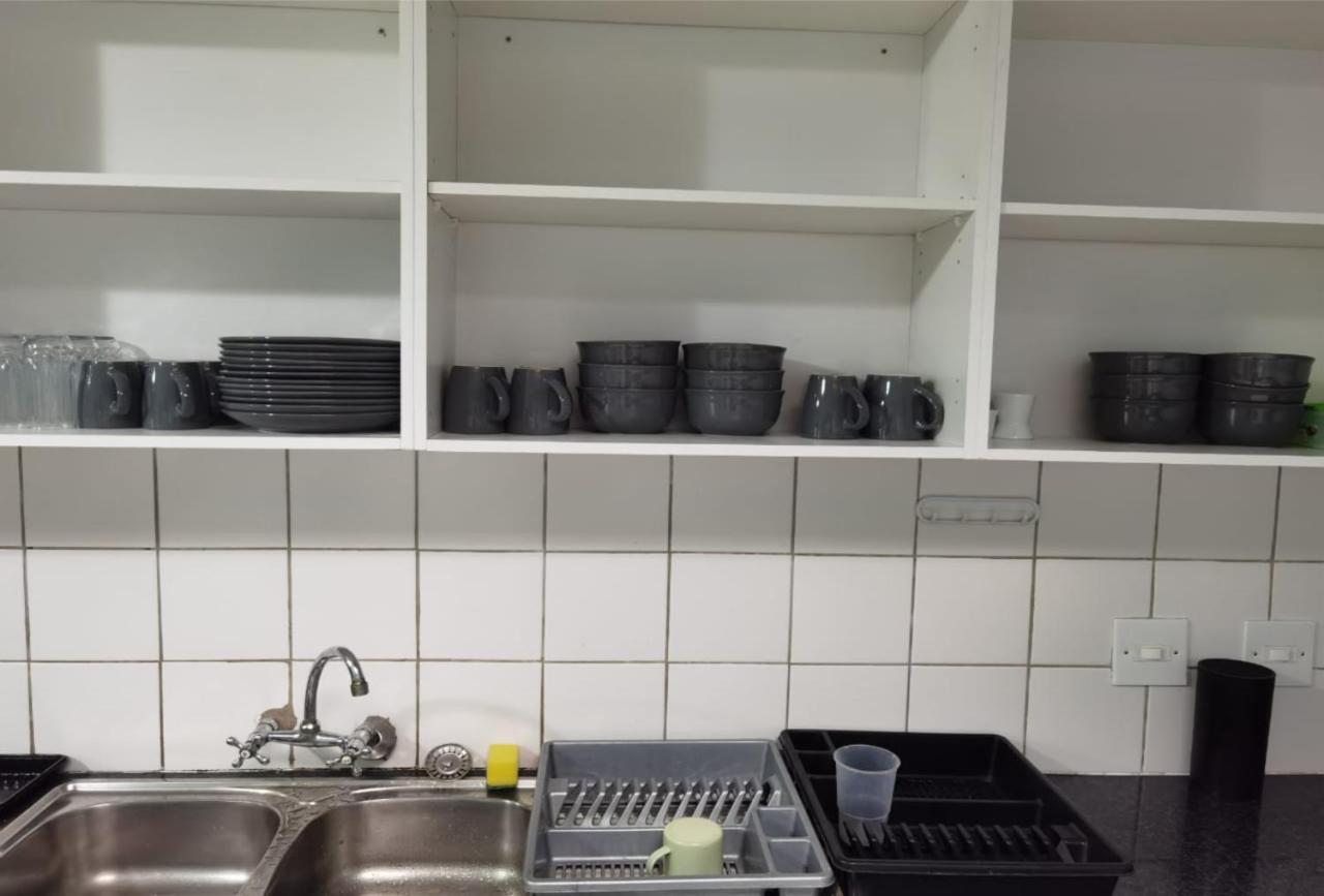 Backpackers Connection @ Jnb Airport Hostel Benoni Ngoại thất bức ảnh