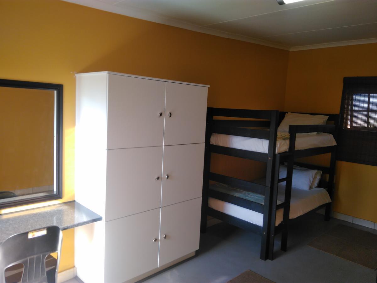 Backpackers Connection @ Jnb Airport Hostel Benoni Ngoại thất bức ảnh